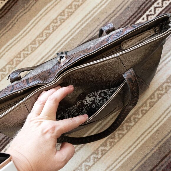 American West Bandana Tote Bronze Tooled Leather Tassels Studded Western - Picture 9 of 11